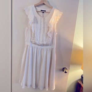 Knee length off-white short sleeved dress,